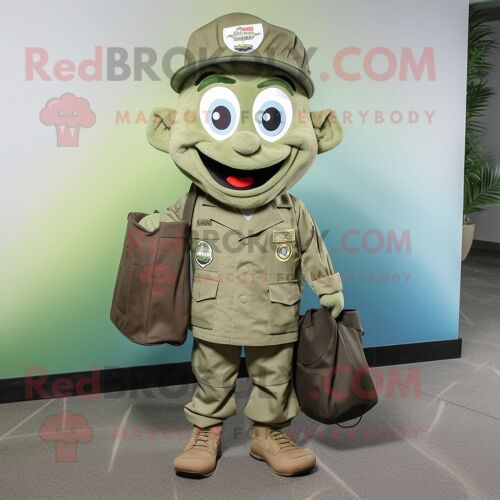 Mascotte Redbrokoly De Personnage De Costume De Béret Vert Crème Habillé D'un Jean Boyfriend Et De Sacs Fourre-Tout