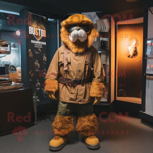 Personnage De Costume De Mascotte Redbrokoly Rust Special Air Service Habillé Avec Un Sweat À Capuche Et Des Pochettes