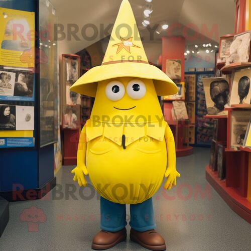 Mascotte Redbrokoly De Chapeau De Sorcière Jaune Habillée D'un Jean Mom Et D'épinglettes