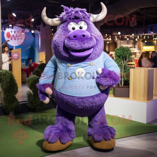 Personnage De Costume De Mascotte Redbrokoly De B?uf Wellington Violet Habillé D'un Jean Et De Boucles D'oreilles