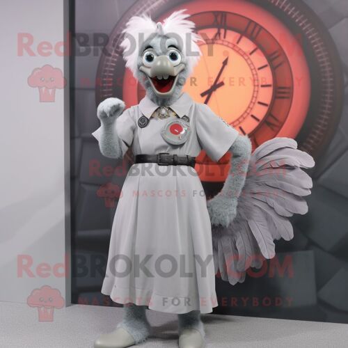 Mascotte Redbrokoly De Coq Gris Personnage Costumé Habillé D'une Maxi Jupe Et D'un Bracelet Montres