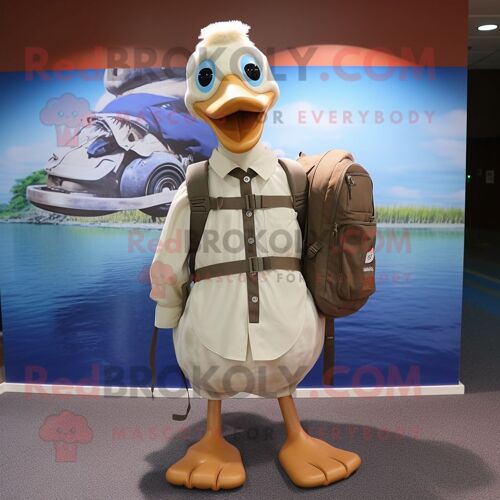 Personnage De Costume De Mascotte Redbrokoly Tan Swan Habillé D'une Chemise Boutonnée Et De Sacs À Dos