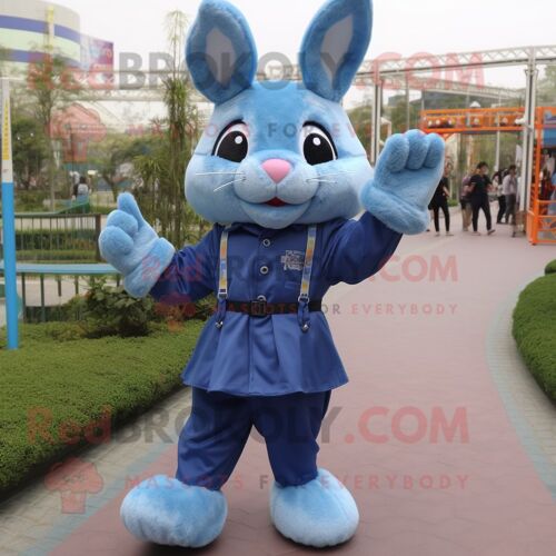 Mascotte Redbrokoly De Lapin Bleu Costume De Personnage Habillé D'une Salopette Et De Bracelets