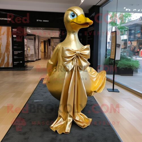 Mascotte Redbrokoly De Personnage De Cygne Doré Habillé D'une Robe Portefeuille Et De Noeuds Papillon