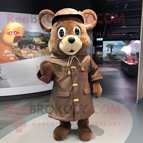 Mascotte Redbrokoly De Personnage De Souris Brune Habillée D'un Imperméable Et De Bonnets