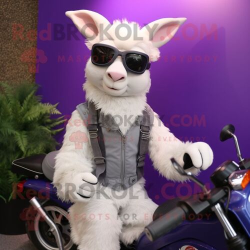 Personnage De Costume De Mascotte Redbrokoly De Chèvre Angora Lavande Habillé D'une Veste De Moto Et De Lunettes De Soleil