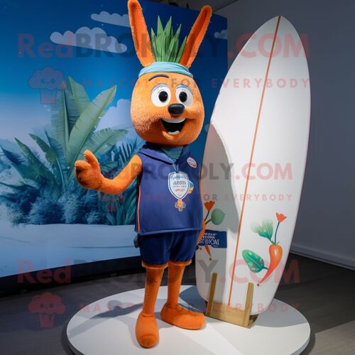 Costume De Mascotte Redbrokoly Carotte Bleu Marine Habillé D'un Short De Bain Et De Broches
