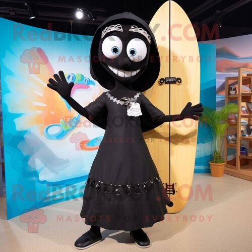 Personnage De Costume De Mascotte Redbrokoly De Planche De Surf Noir Habillé D'une Jupe Longue Et De Boucles D'oreilles
