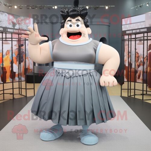 Personnage De Costume De Mascotte Redbrokoly D'homme Fort Gris Habillé D'une Jupe Plissée Et De Bracelets De Cheville