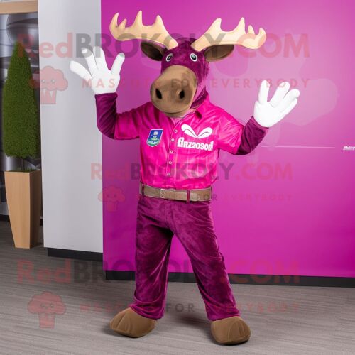 Personnage De Costume De Mascotte Redbrokoly Magenta Moose Habillé D'un Jean Bootcut Et De Bandeaux