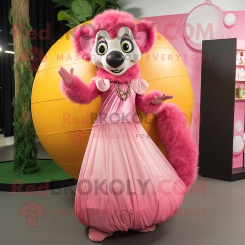Personnage De Costume De Mascotte Redbrokoly De Lémurien Rose Habillé D'une Robe De Bal Et De Châles