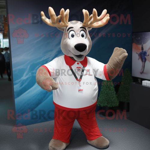 Personnage De Costume De Mascotte Redbrokoly De Renne Habillé D'un Polo Et D'épinglettes
