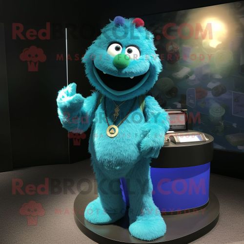 Personnage De Costume De Mascotte Redbrokoly Bracelet Cyan Habillé Avec Un T-Shirt Henley Et Des Pochettes