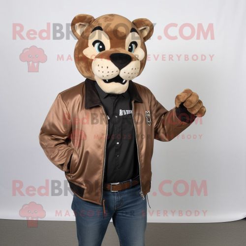 Personnage De Costume De Mascotte Redbrokoly De Lion De Montagne Marron Habillé D'une Veste En Cuir Et De Montres