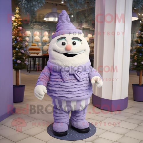 Personnage De Costume De Mascotte Redbrokoly De Gâteau De Mariage À La Lavande Habillé D'un Pull Et De Lacets De Chaussures