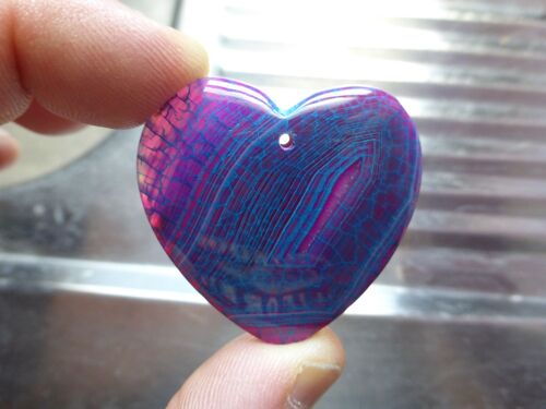 Pendentif Coeur En Agate. Violet Et Bleu Avec Veines De Dragon. 4.4 Cm. Magnifique Pierre Aux Couleurs Exquises, Une Des Plus Originales De Ma Collection. Parfaite Idée De Cadeau ! Lot 1675