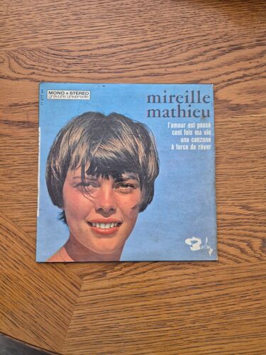 Mireille Mathieu L Amour Est Passé Cent Fois Ma Vie