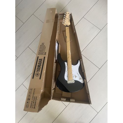 Guitare Électriqueyamaha Pacifica 012bk - Noir