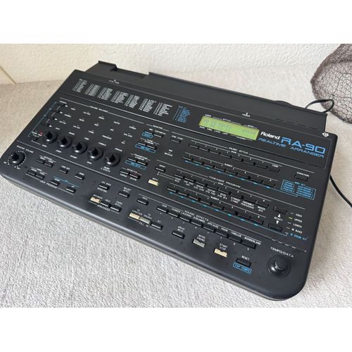 Roland Ra90 - Expandeur/Arrangeur/Module Sons