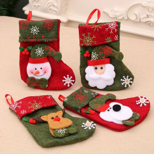 Ensemble de 4 bas de noël avec bonhomme de neige, cerf, ours, sac de bonbons, chaussettes de noël en flanelle pour décorations cadeaux