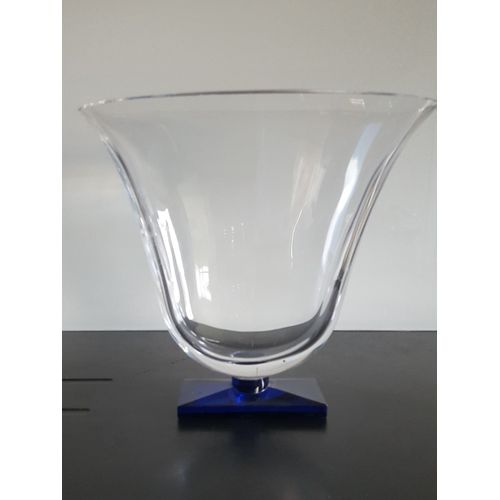 RARISSIME, VASE STYLE ART DECO,CRISTAL DE SEVRES AVEC ECRIN, elegant,tres decoratif