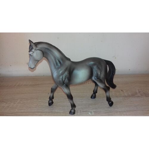 Cheval En Plastique