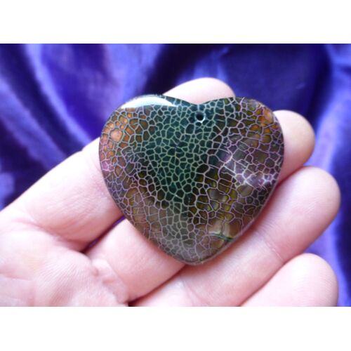 Pendentif Coeur En Agate. Vert Et Rose Avec Veines De Dragon Et Magnifique Transparence À La Lumière. 4.5 Cm. Les Couleurs Sont Lumineuses Et Originales. Lot 1634
