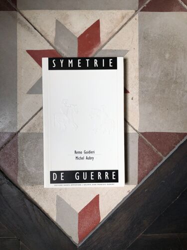 Symétrie De Guerre