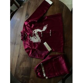 Déguisement Chinois Enfant Avec Une Couture D'un Dragon Doré