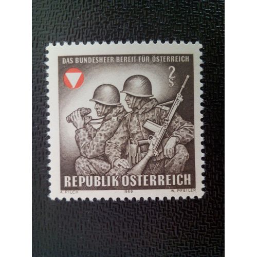 Timbre Autriche Yt 1123 Soldats En Uniforme De Camouflage 1969 ( 120812 )