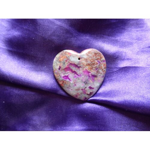 Pendentif Coeur En Jaspe. Violet, Doré Et Gris. 4.8 Cm. Magnifique Pierre Aux Couleurs Harmonieuses Et Originales. Une Véritable Merveille. Lot 1466