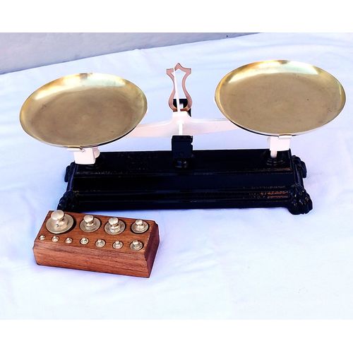 Balance Ancienne Type Roberval Force 2 Kg Avec Sa Boite De 11 Poids En Laiton