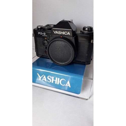 YASHICA FX-D quartz boitier noir