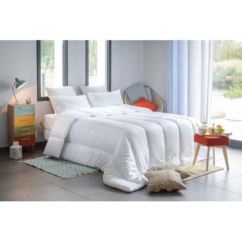 - Couette Sérénité - Traitée Anti Acarien - Tempérée 300g/M² - Pour Lit 2 Personnes - Lavable En Machine - Blanc - 240x220 Cm - Fabriqué En France