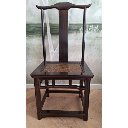 Lot De 4 Chaises Et 2 Fauteuils Style Chinois (Époque Qin), Bois Massif Exotique, Teinte Marron Foncée