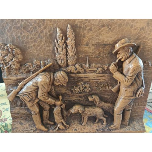 Ancien tableau en resine en relief signe ca morand. Scène de chasse