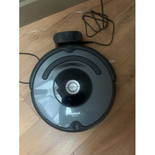 iRobot Roomba 676 - Aspirateur Robot Connecté Intelligent