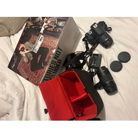 Canon EOS 2000D 24.1 mpix + Objectif EF-S 18-55 IS II + Objectif EF 75-300 f/4-5,6 III + Sac