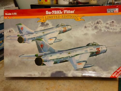 Maquette Avion 1/72 Mistercraft : Su-7bkl ' Fitter '