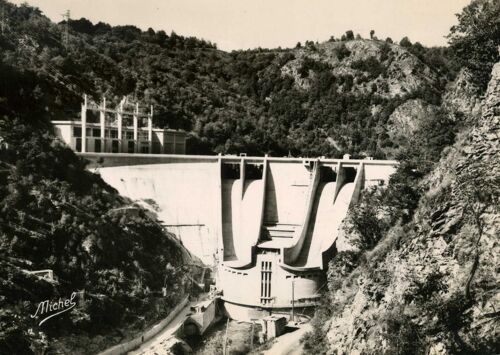 Carte Postale Du Barrage De L' Aigle (Cantal) Usine Et Barrage (Réf.4959)