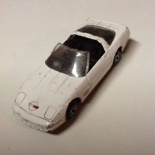 Maisto corvette cabriolet blanche 1/60