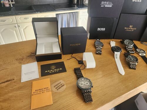 Montre Akribos Homme- Cadre Anthracite Contour Bleu- Bracelet Maille Acier Anthracite