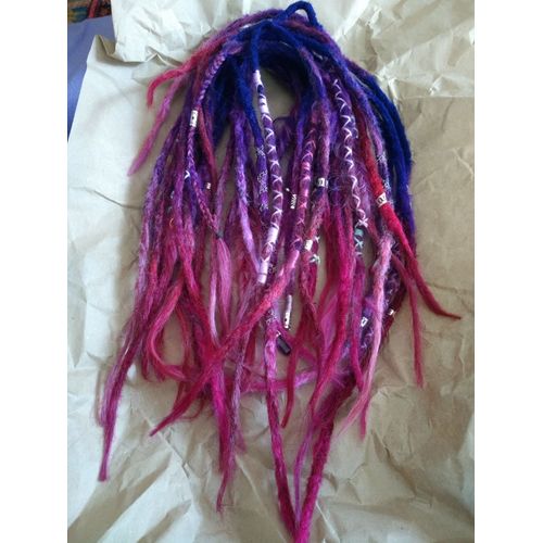 Dreadlocks Synthétiques Dégradées Du Violet Au Rose
