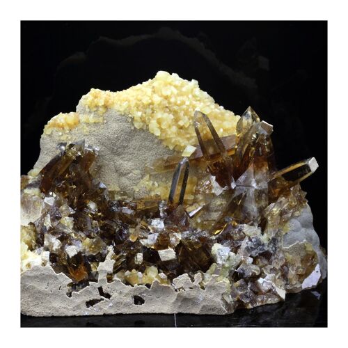 Baryte, Calcite. 1892.0 Ct. Elk Creek Locality, South Dakota, Usa.