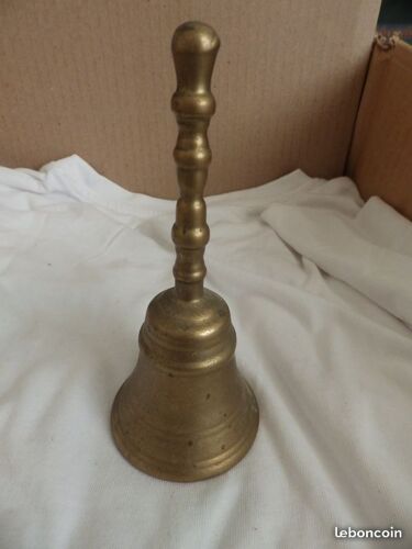 Ancienne Petite Cloche Bronze / Sonnaille Grelot
