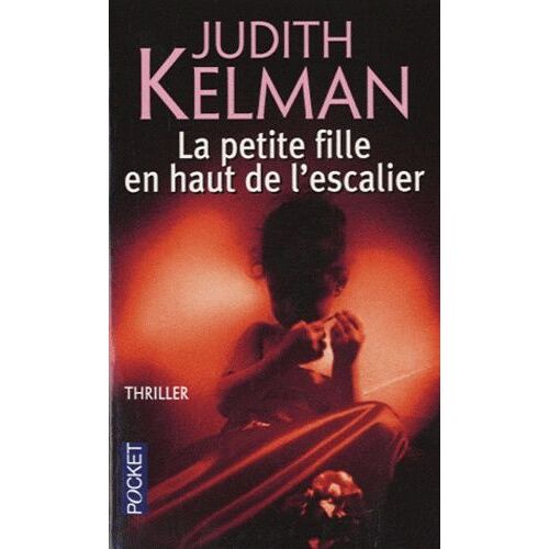 La Petite Fille En Haut De L'escalier