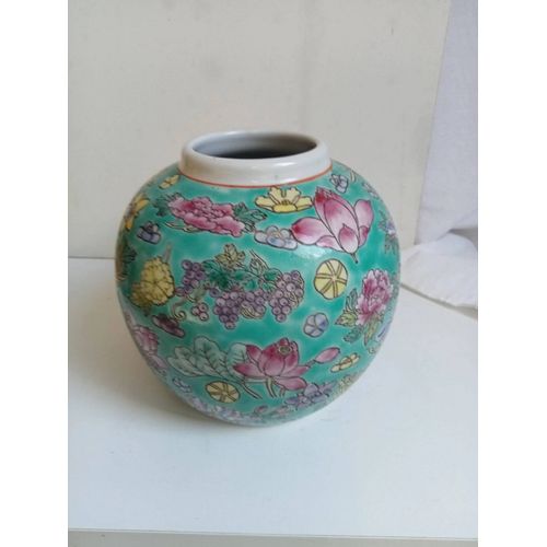 vase boule asiatique en porcelaine émaillé vert hauteur 14 cm diamètre 13 cm