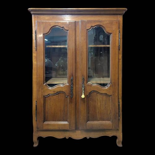 Vitrine En Noyer De Style Louis Xv Bois