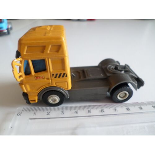 Tracteur Jaune Mx1