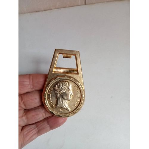 Ouvre Canette Éffigie De Napoleon En Paqué Or, Longeur 8 Cm Diamètre 5cm